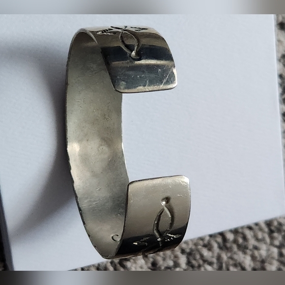 1970's Navajo Turquoise Chip inlay Native American Cuff Bracelet Signed CH - Picture 5 of 11